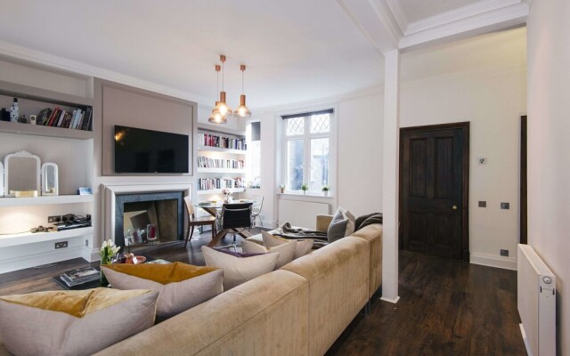 The Chelsea Harrington Apartment - KK