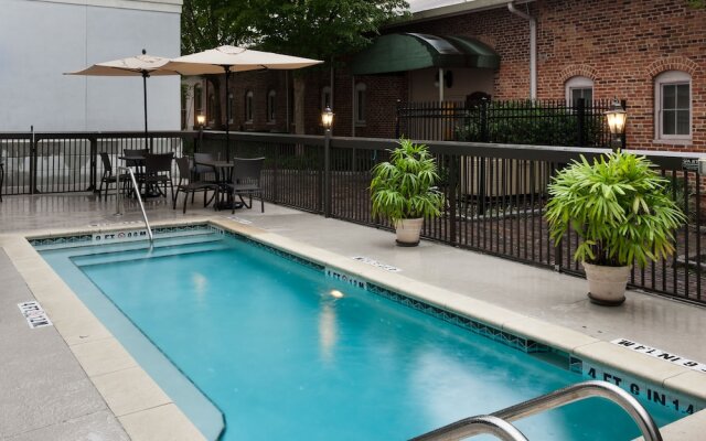 Hampton Inn & Suites Gainesville-Downtown