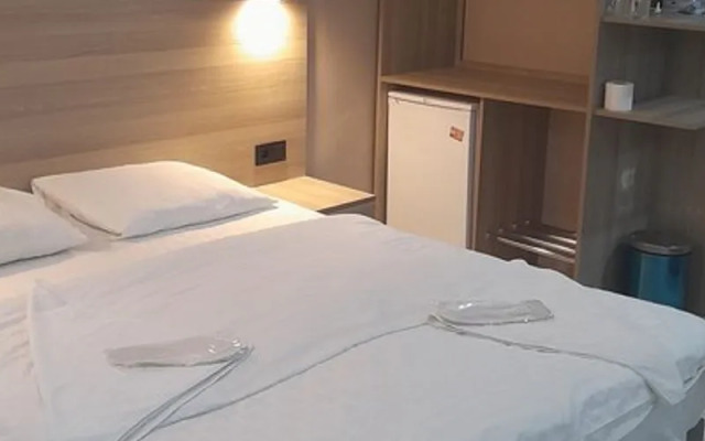 Moon Suit Otel