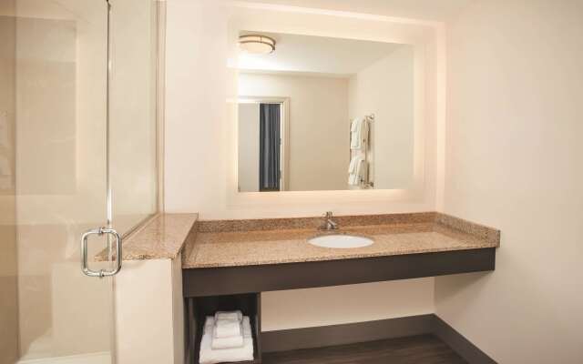 La Quinta Inn & Suites by Wyndham Chicago Downtown