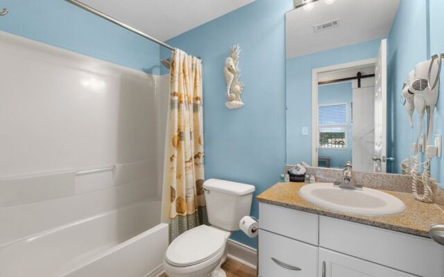 Laketown Wharf 609 - Beach, Please