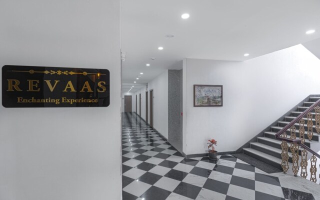 Revaas Hotel