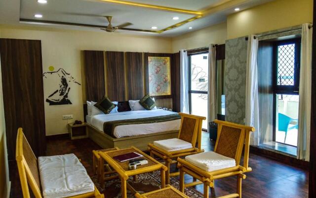 Dwivedi Hotels Sri Omkar Palace