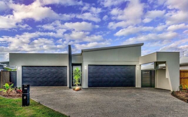 Blue Lagoon Villa A in Trinity Beach