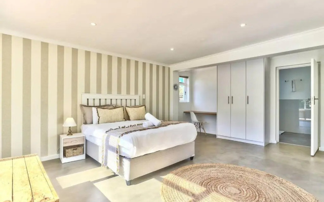 Family Home, WiFi, Patio, Secure Parking