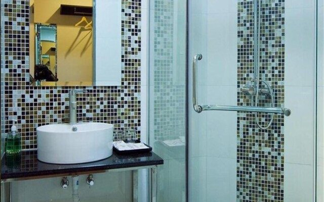Pinghu Nine Dragon Business Hotel