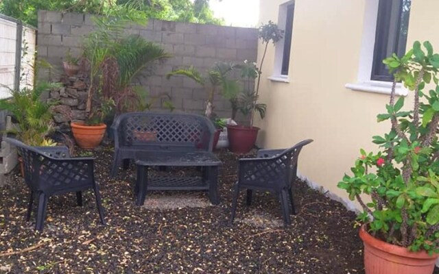 House With one Bedroom in L Etang-sale , With Enclosed Garden