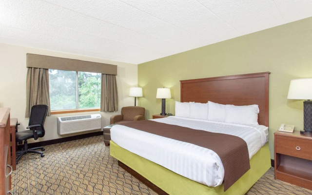 AmericInn Hotel & Suites Sheboygan