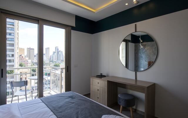 ZUR Studios & Suites