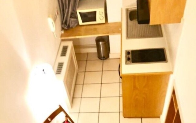 HFS Studio Next To Hydepark L17