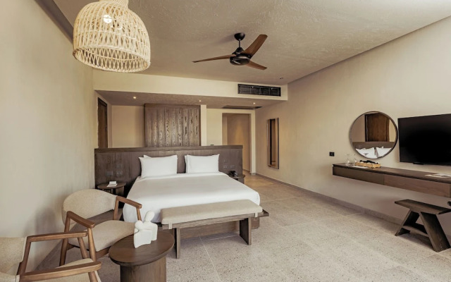 Sentido Naga Bay