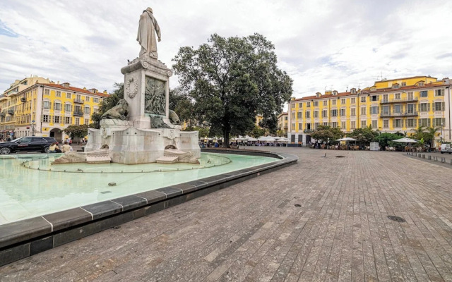 A/C Mezzanine Apt 2br/4p - Place Garibaldi