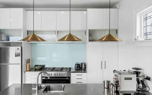 Cowan Street Home by Urban Rest