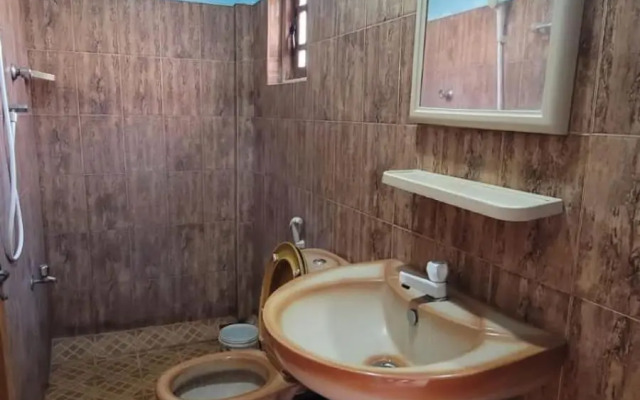 Thomasha Holiday Inn