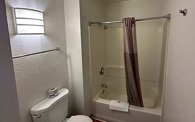 Studio 6 Bellflower, CA - Los Angeles