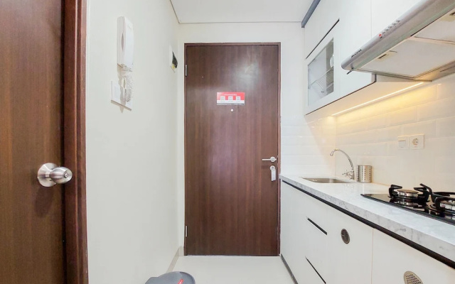 Homey And Nice Studio At Transpark Bintaro Apartment