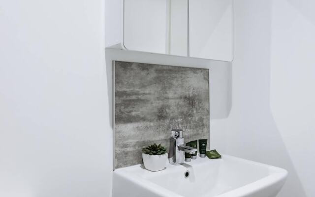 1BR amazing refurbished studio located in central Leicester