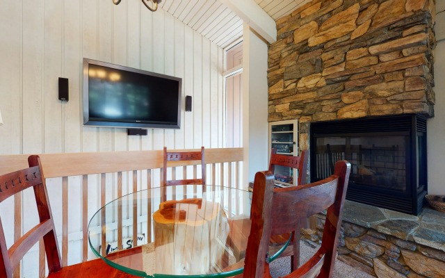 Mammoth West #115 Condo