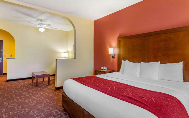 Comfort Suites - Near The Galleria