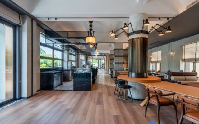 Yangzhou Slender West Lake Tongpai Hotel