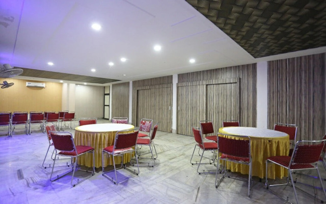 OYO 2862 Hotel Kanha Continental