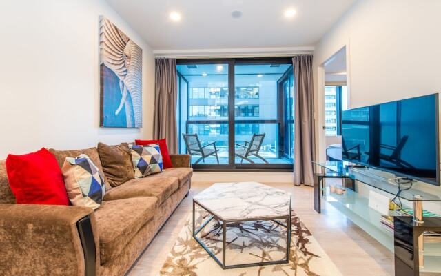JHT - 2 BRM Apartment Level 5, Opposite to SkyTower