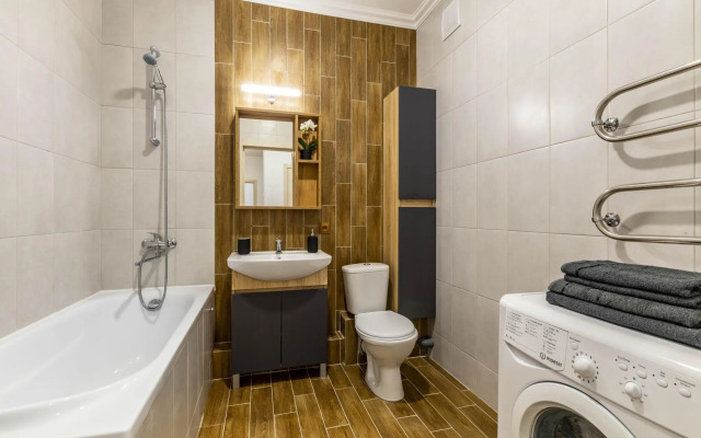 Good House (Гуд Хаус) на улице Азина 25