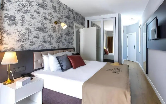 Lara Atalla Hotel