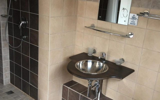 Hadingham Russell Holiday House