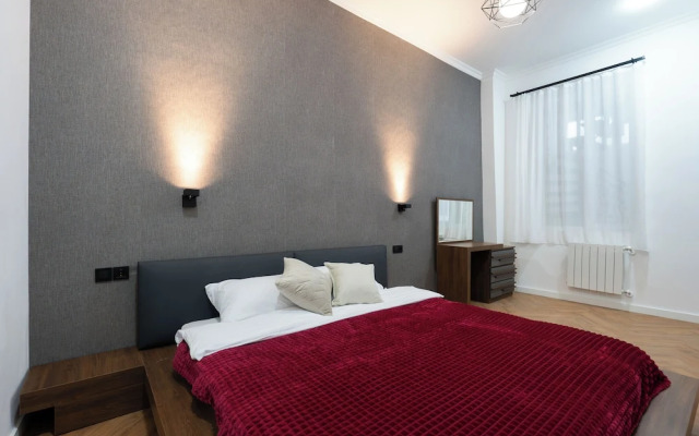 Chic & Modern 4BR Home in Old Tbilisi