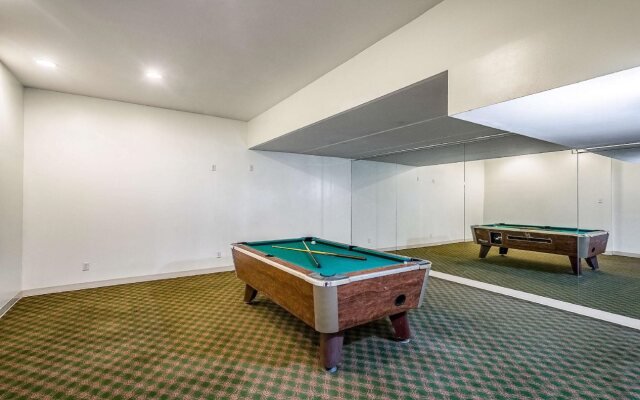 Motel 6 Henderson, TX