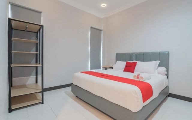 RedDoorz Plus near Siloam Hospital Balikpapan