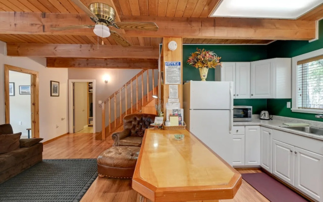 Cozy Ashford Home - 5 Mi to Rainier Nat'l Park!
