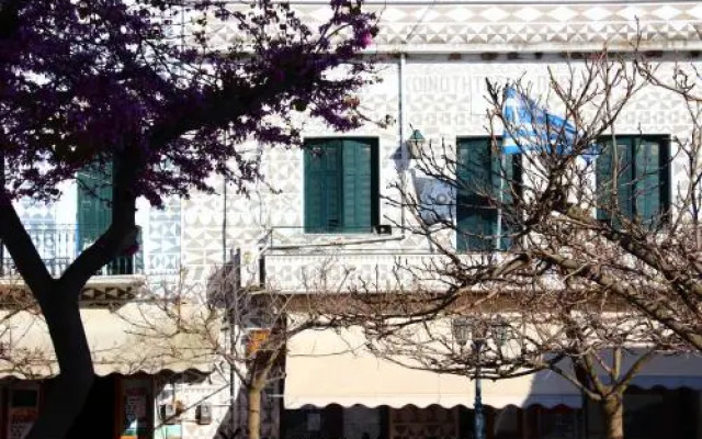 Mastiha House