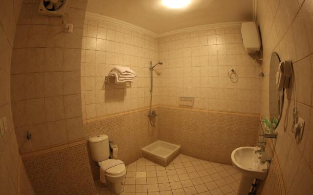 Golden Manafea Hotel