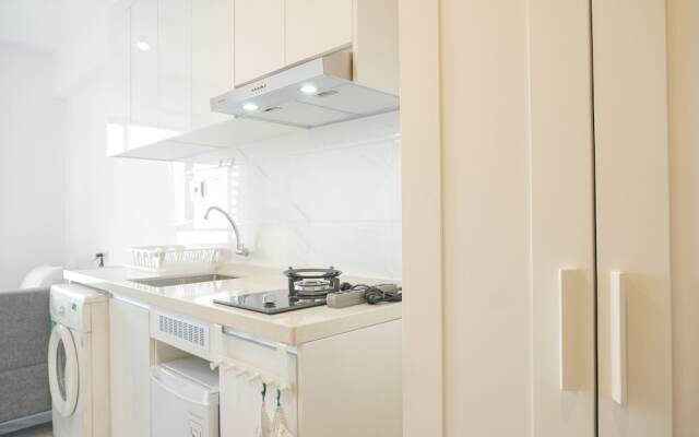 Homey And Well Furnished Studio Sky House Alam Sutera Apartment