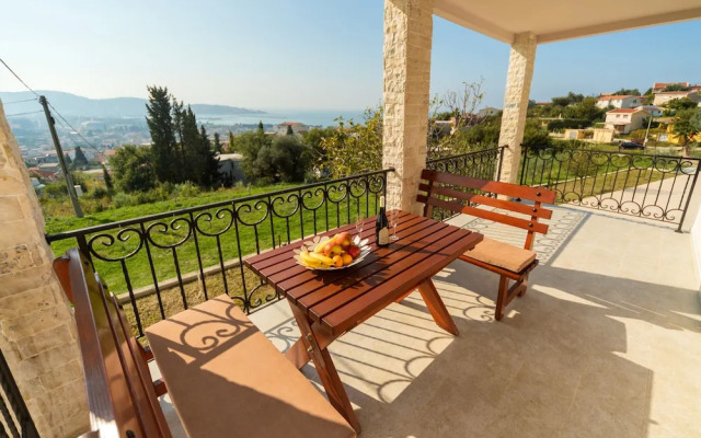 Uphill Glavanovic Villa