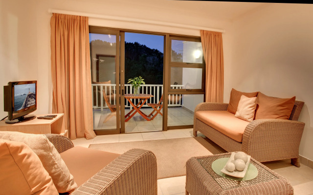 Limoni Luxury Suites