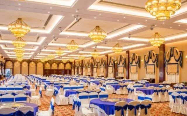 Happy Castle International Hotel