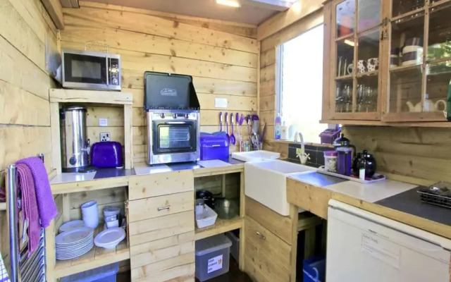 Love2Yurt