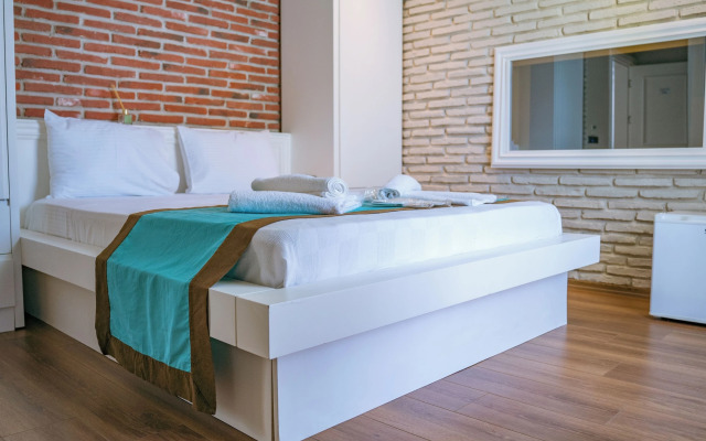 Sevilla Hotel & Lounge - Adults Only