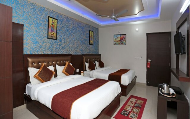 OYO 14220 Hotel BR Plaza