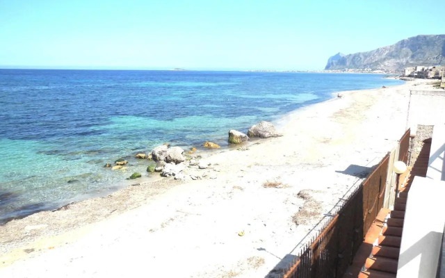 Bilocale Lungomare Carini