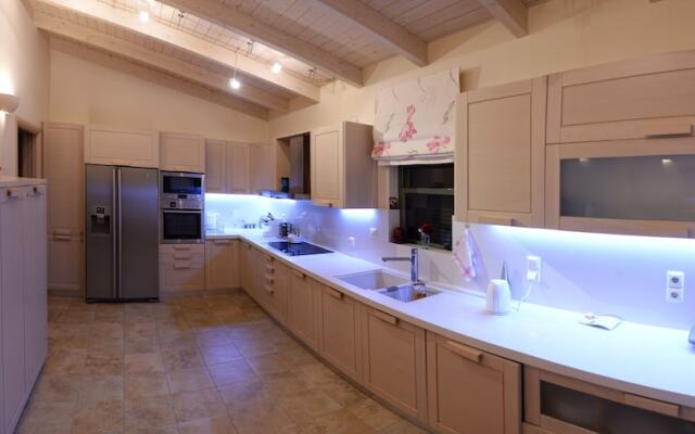 Paralia Patras - Villa Elia