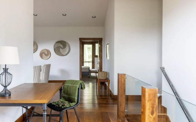 Dillon - Private Mountain Home w Hot Tub w Views & Shuffleboard!