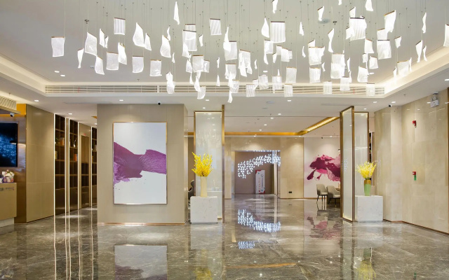 Lavande Hotel (Shenzhen Dongmen Shuibei Cuizhu Metro Station Branch)