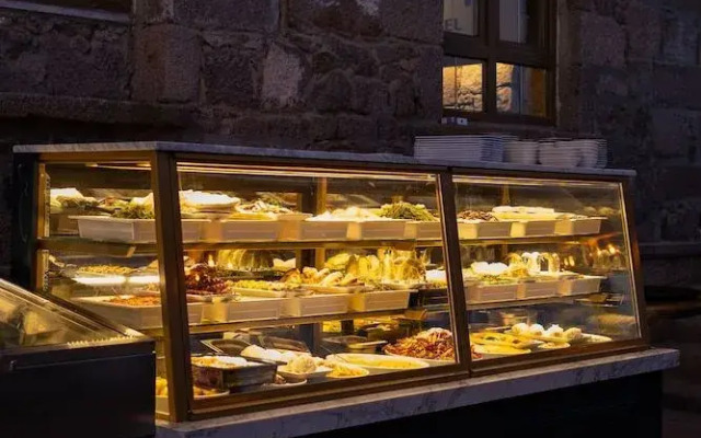 Assos Troy Port Hotel