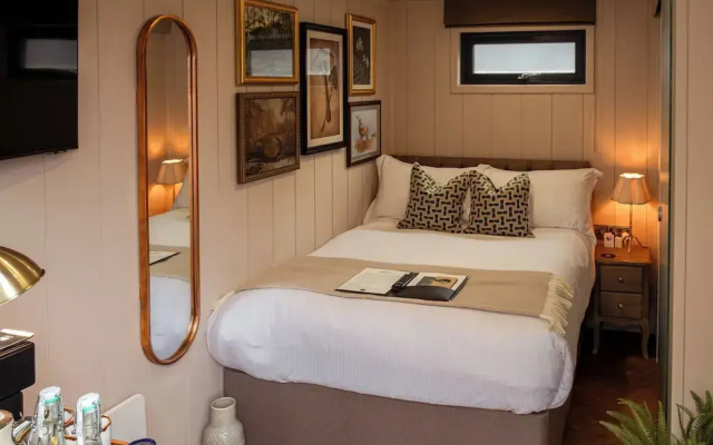 High Corner Inn
