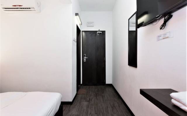 ZEN Rooms Basic Near KTM Sentul