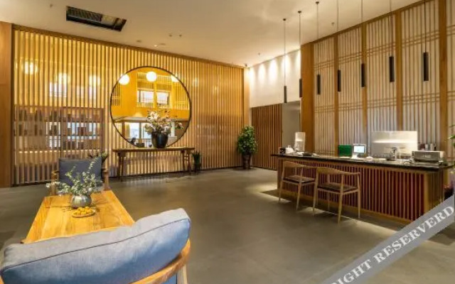 Qianna Yayue Hotel (Zhengzhou High-tech Zone Science Avenue store)